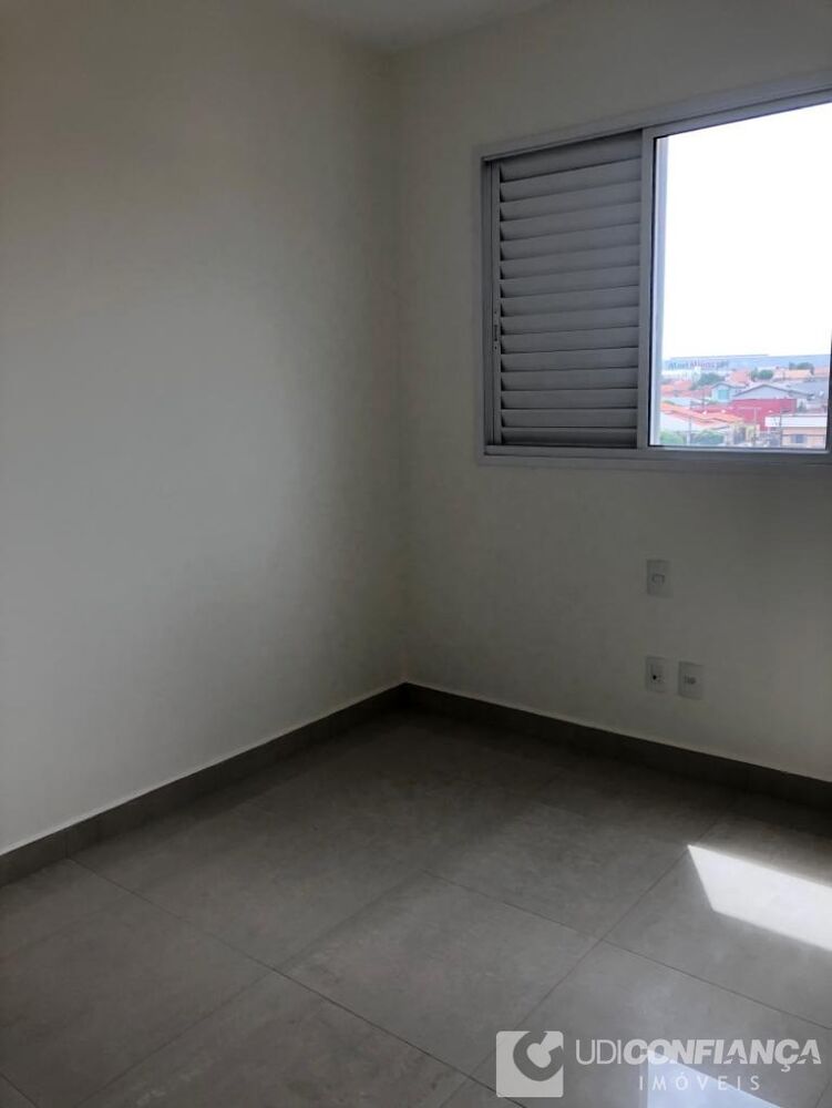 Apartamento à venda com 3 quartos, 79m² - Foto 4
