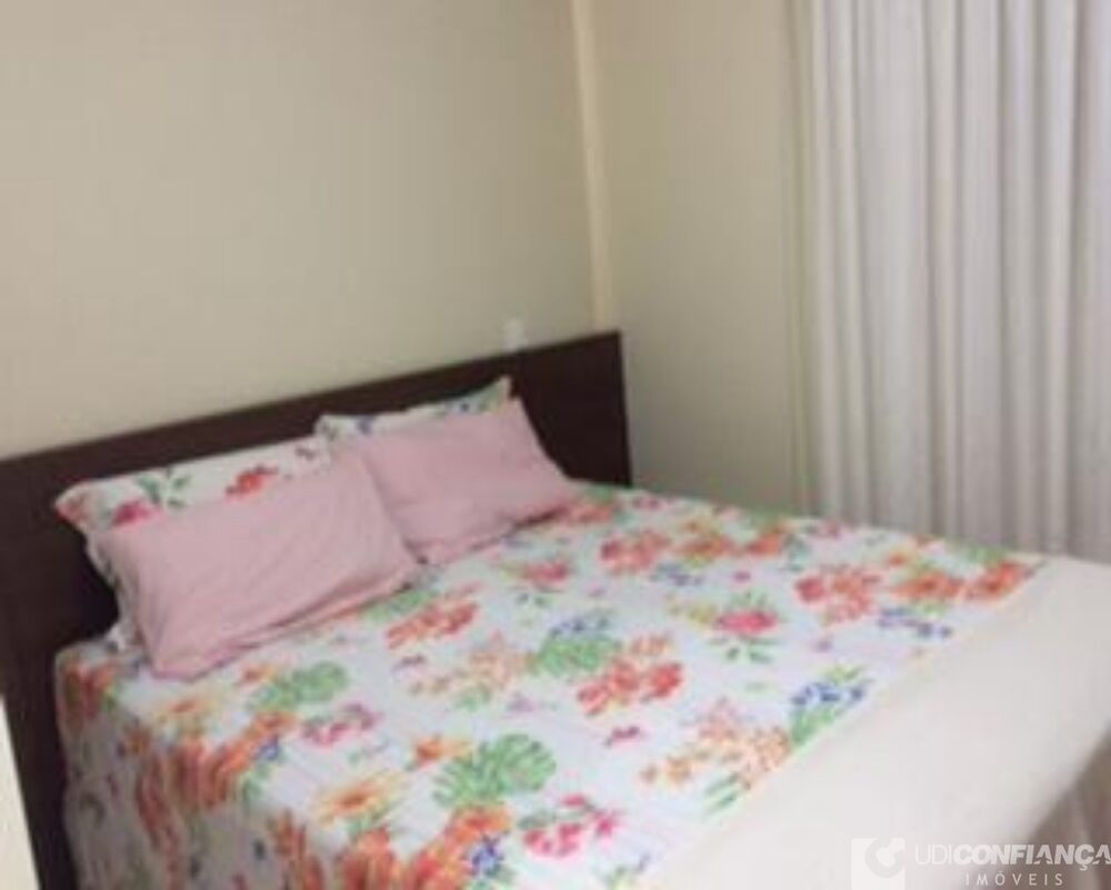 Casa à venda com 4 quartos, 93m² - Foto 12