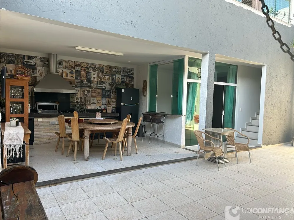Casa, 3 quartos, 280 m² - Foto 1