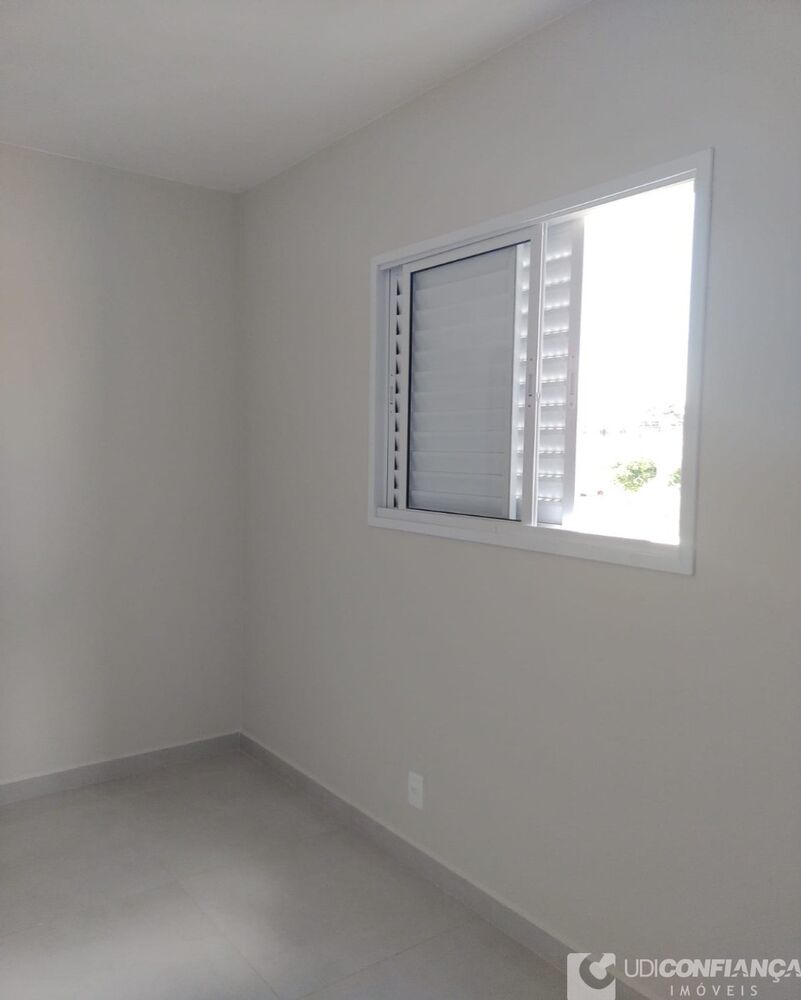 Apartamento à venda com 2 quartos, 49m² - Foto 2