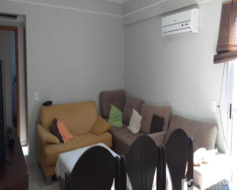 Apartamento à venda com 3 quartos, 87m² - Foto 2