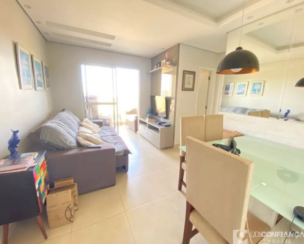 Apartamento à venda com 2 quartos, 60m² - Foto 1