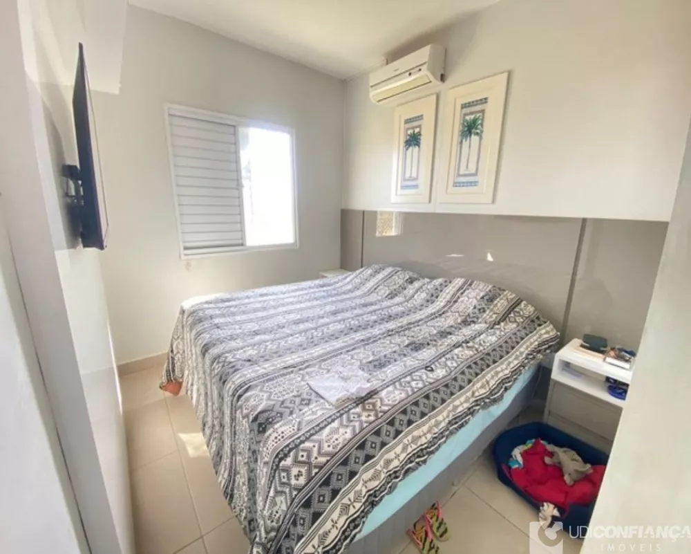 Apartamento à venda com 2 quartos, 60m² - Foto 4