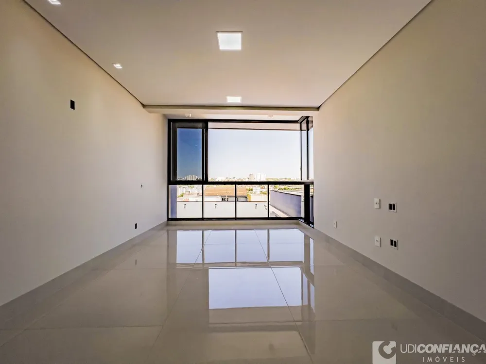 Sobrado, 4 quartos, 355 m² - Foto 2