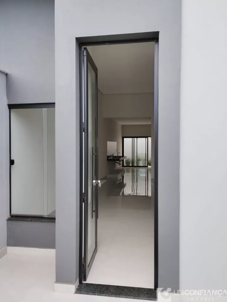 Casa à venda com 3 quartos, 80m² - Foto 2