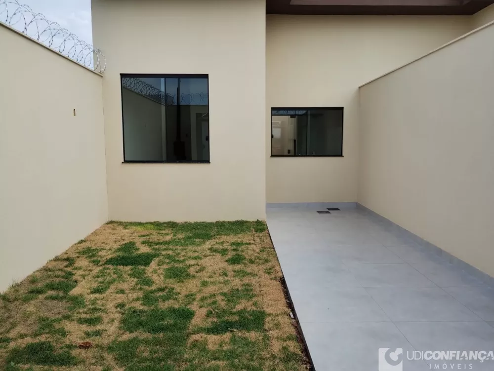 Casa à venda com 3 quartos, 80m² - Foto 3