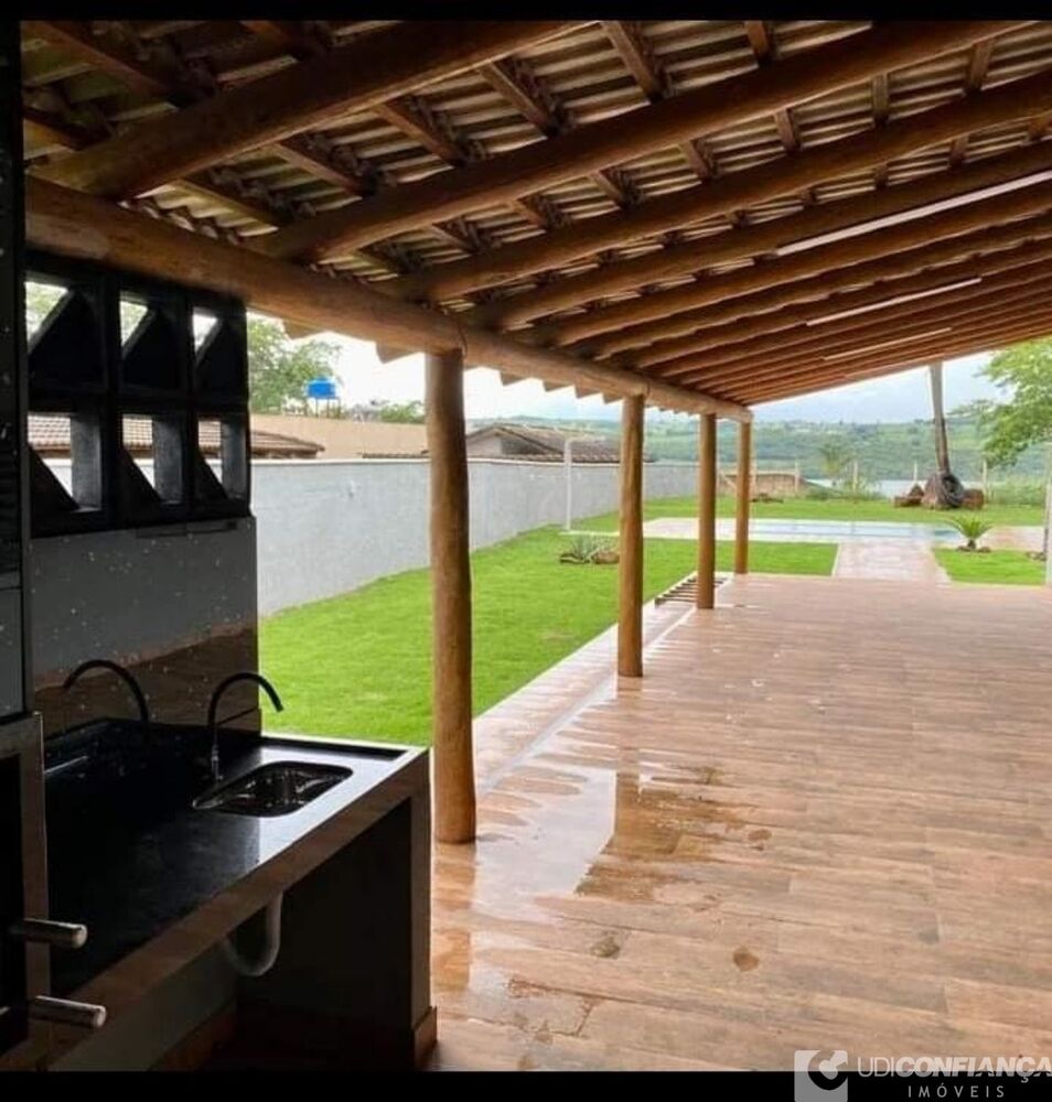 Chácara à venda com 3 quartos, 240m² - Foto 3