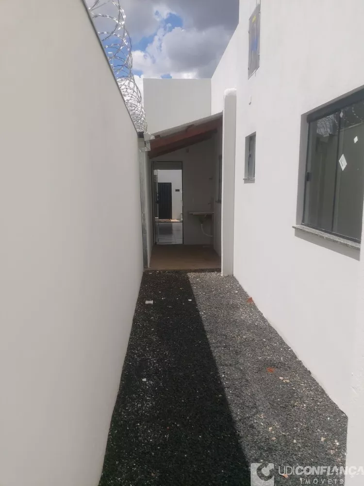 Casa à venda com 3 quartos, 72m² - Foto 3