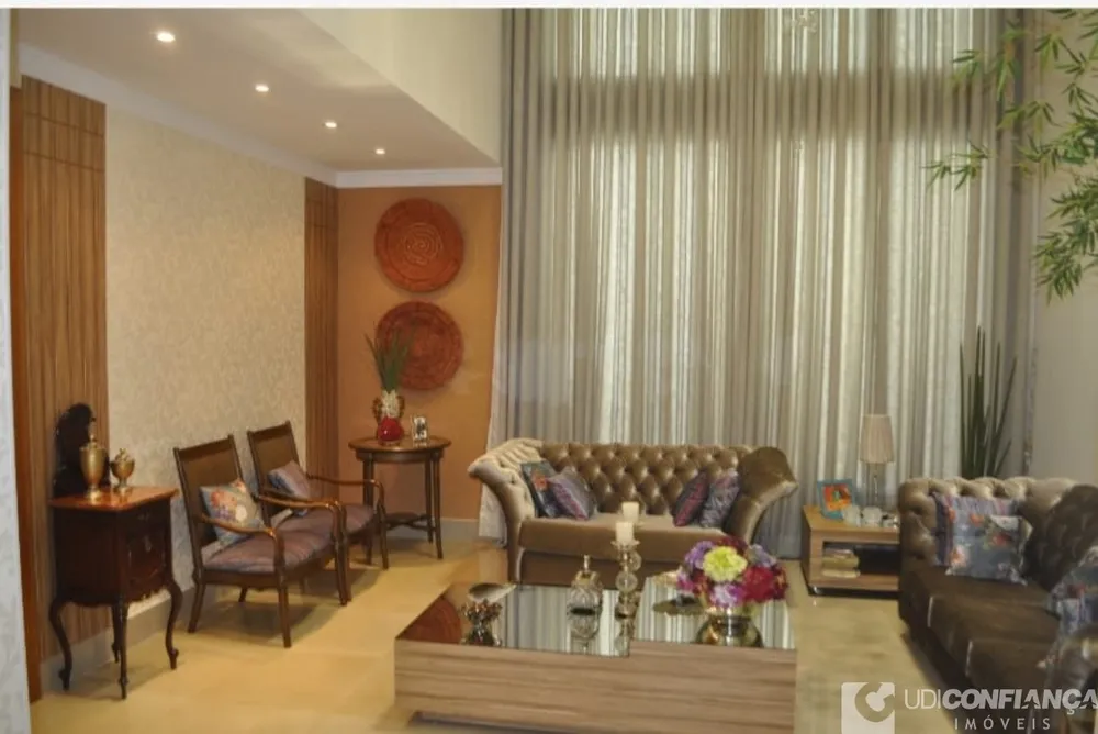 Sobrado, 3 quartos, 269 m² - Foto 2