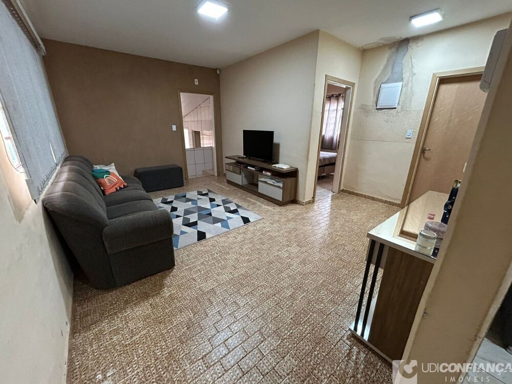 Casa à venda com 3 quartos - Foto 2