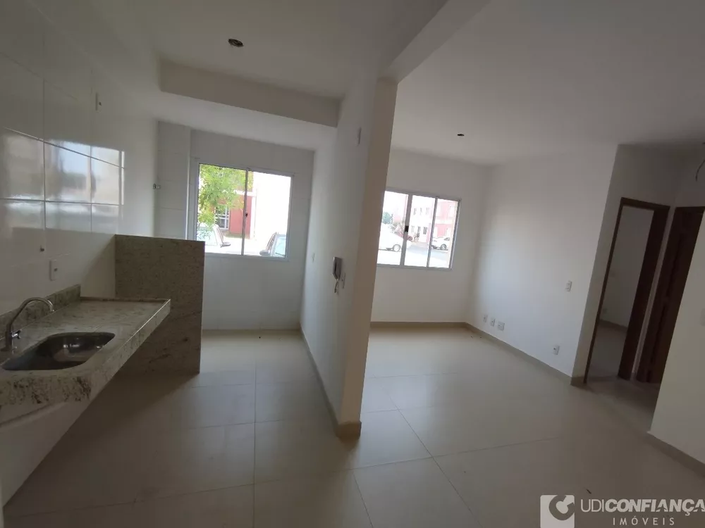 Apartamento à venda com 2 quartos, 57m² - Foto 1