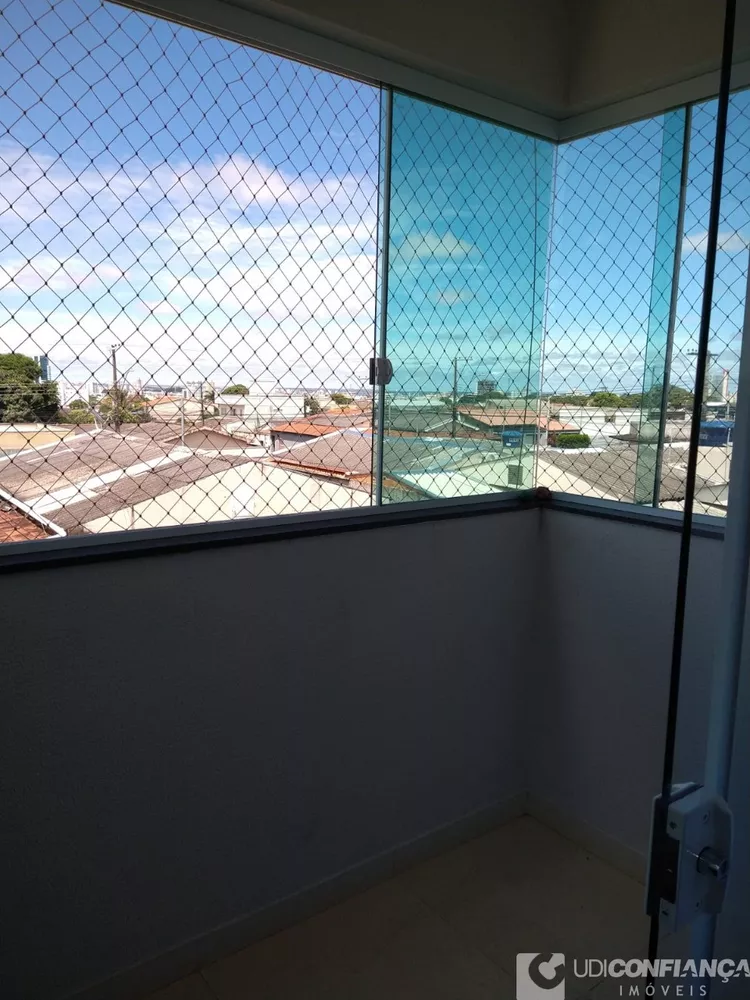 Apartamento à venda com 2 quartos, 62m² - Foto 2