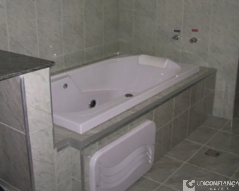 Sobrado, 17 quartos, 300 m² - Foto 1