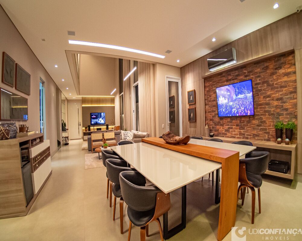 Casa, 5 quartos, 333 m² - Foto 1