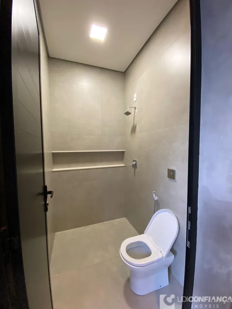 Casa, 4 quartos, 237 m² - Foto 2