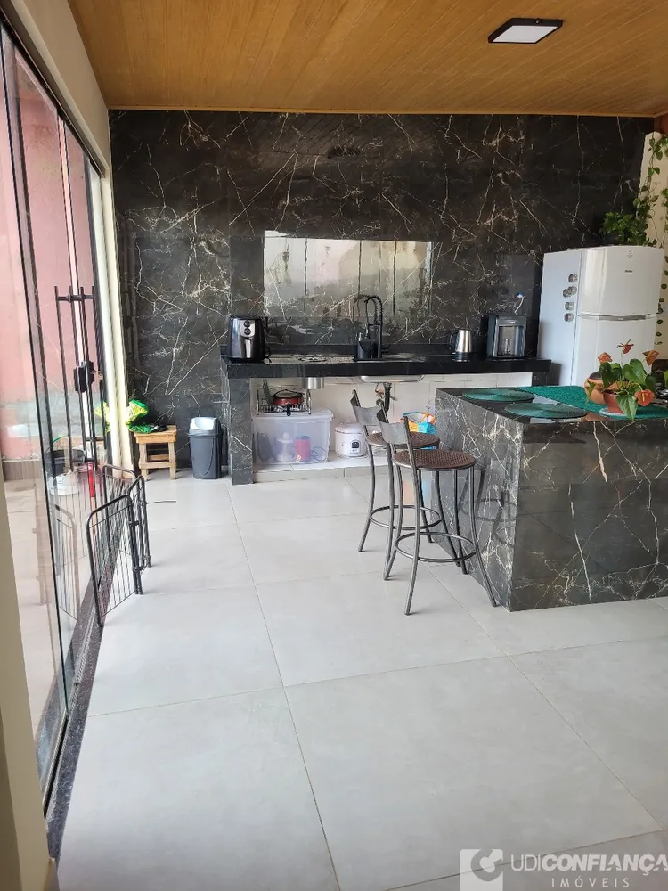Casa, 3 quartos, 210 m² - Foto 3