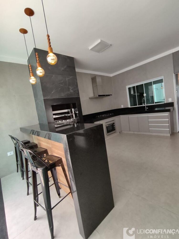 Casa, 3 quartos, 220 m² - Foto 1