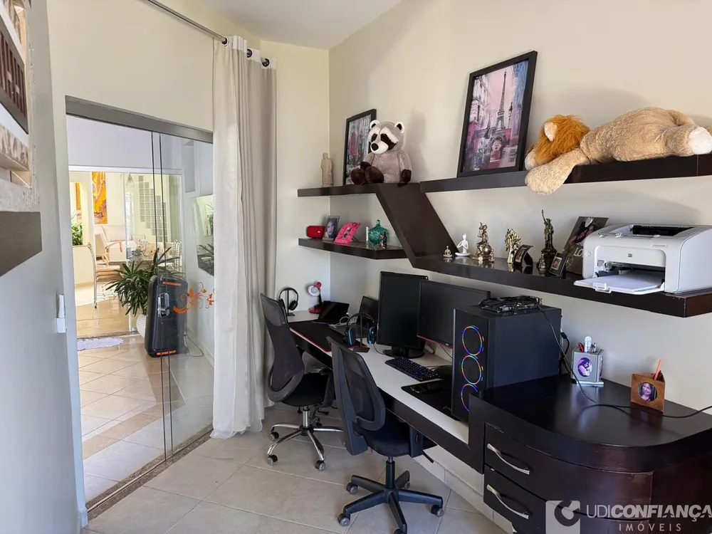 Casa, 3 quartos, 226 m² - Foto 3