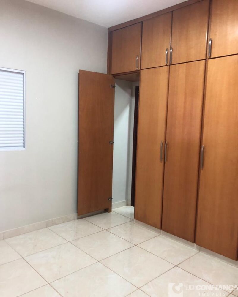 Casa, 4 quartos, 186 m² - Foto 1