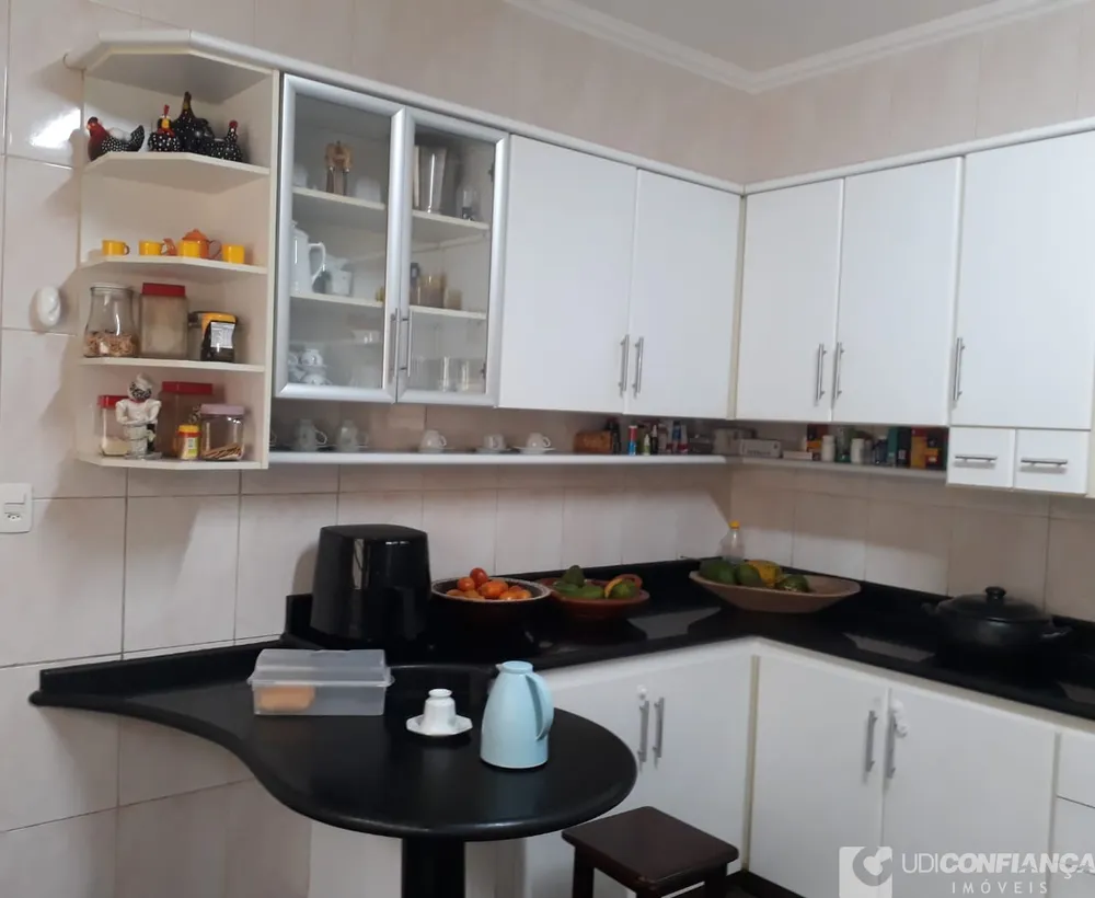 Casa, 3 quartos, 245 m² - Foto 3