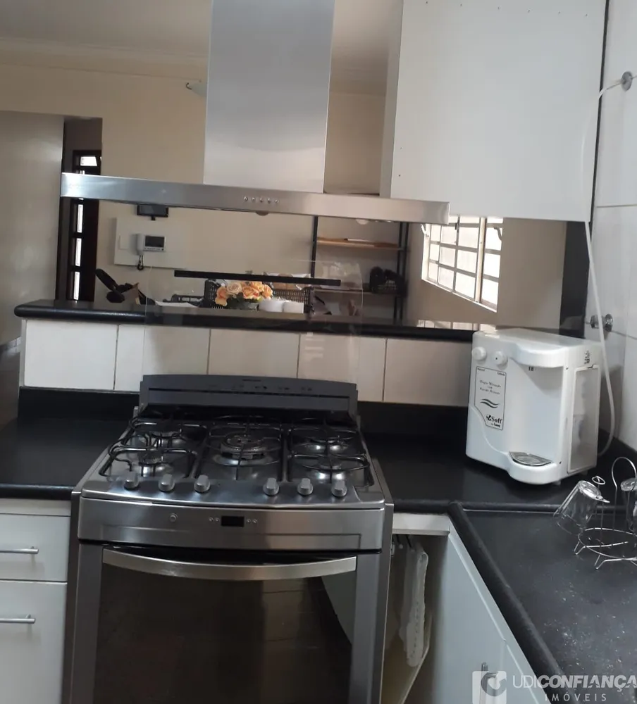 Casa, 3 quartos, 245 m² - Foto 3