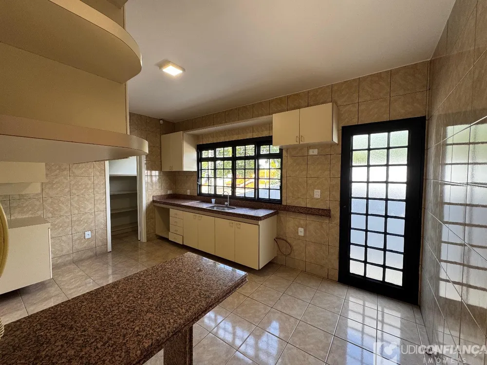 Casa, 3 quartos, 262 m² - Foto 1