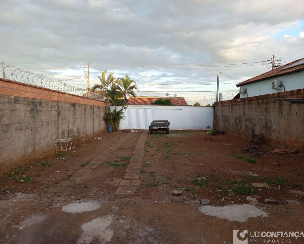 Casa à venda com 2 quartos, 70m² - Foto 8