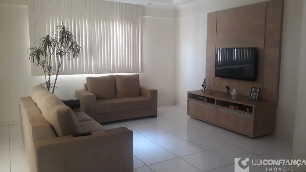 Casa, 3 quartos, 175 m² - Foto 1