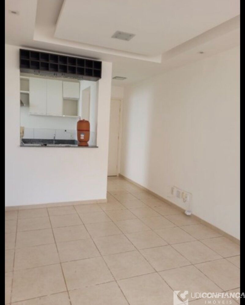 Apartamento à venda com 2 quartos, 47m² - Foto 2