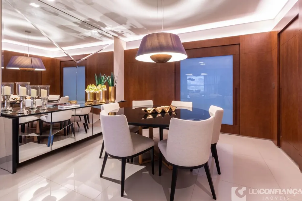 Apartamento, 4 quartos, 216 m² - Foto 1