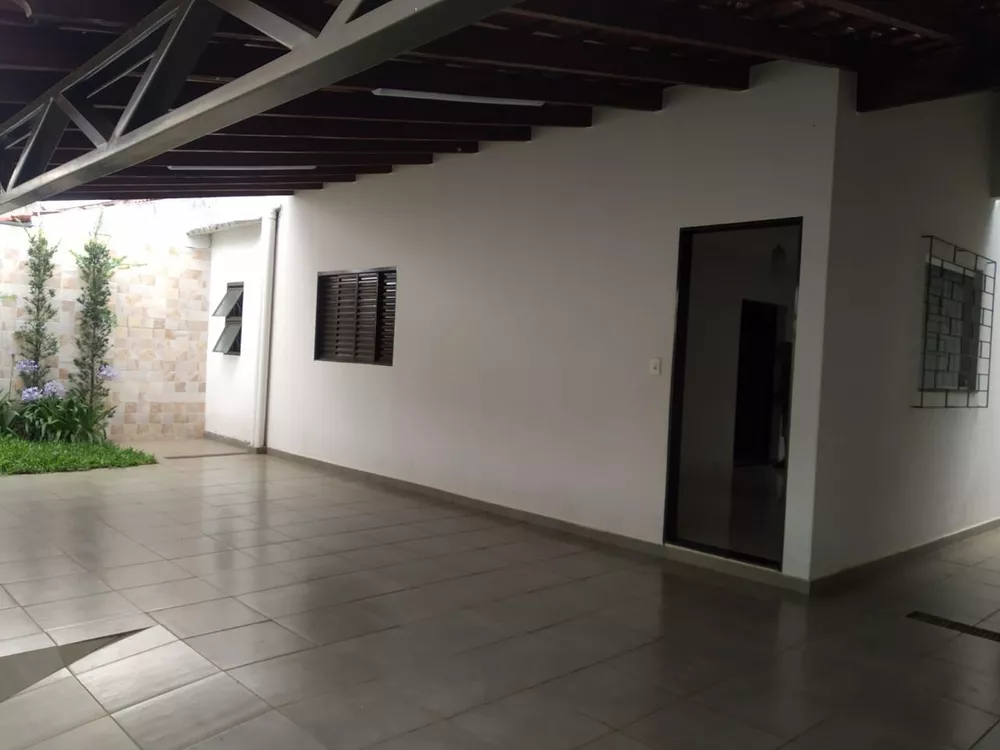 Casa à venda com 3 quartos, 180m² - Foto 3