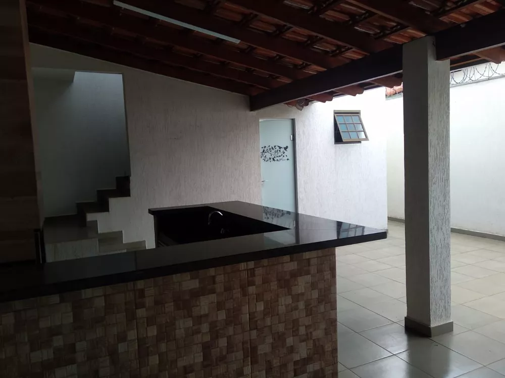 Casa à venda com 3 quartos, 180m² - Foto 8