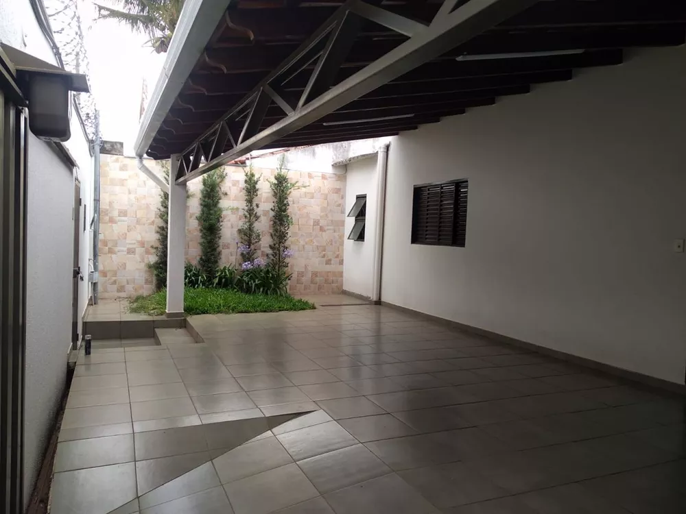 Casa à venda com 3 quartos, 180m² - Foto 4