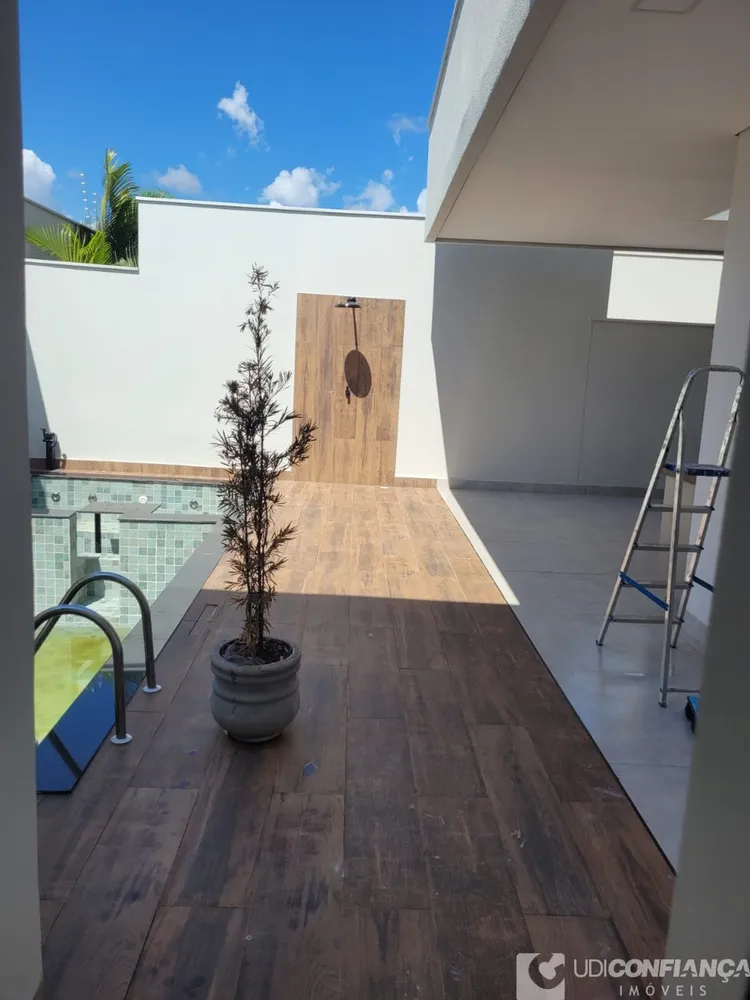 Casa, 3 quartos, 210 m² - Foto 1