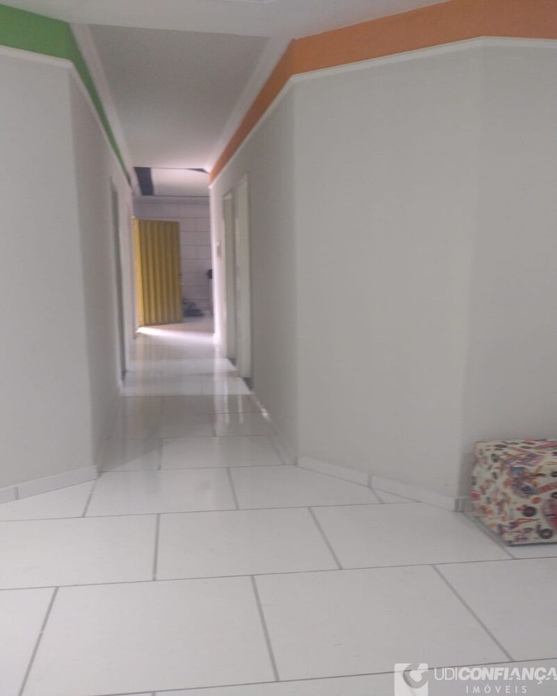 Chácara à venda com 6 quartos, 200m² - Foto 7