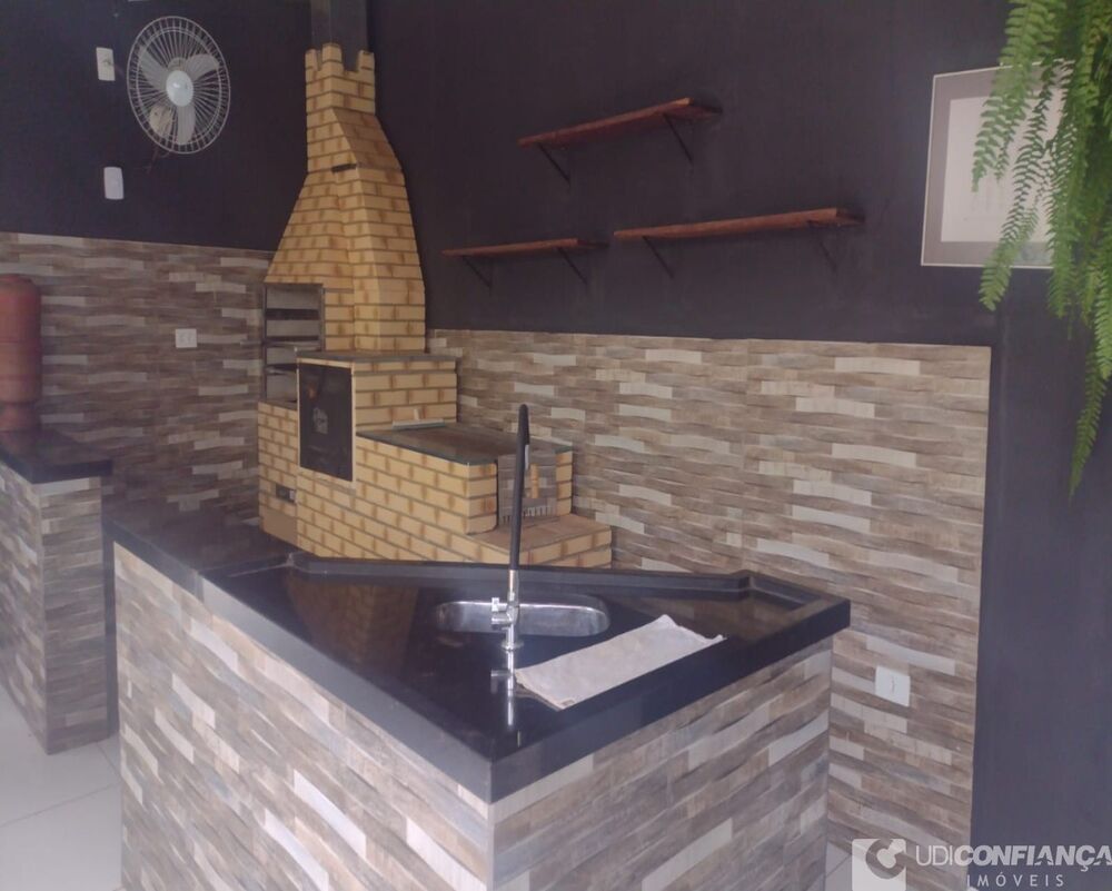 Chácara à venda com 6 quartos, 200m² - Foto 3