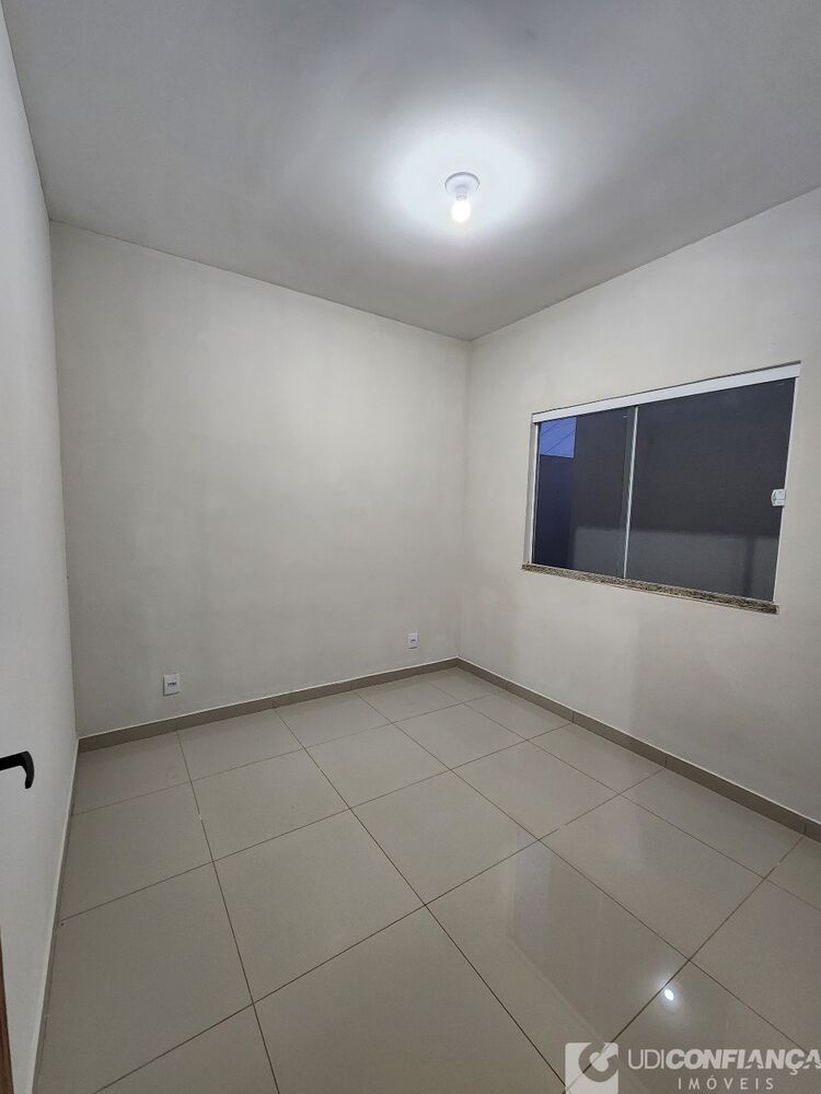 Casa à venda com 2 quartos, 45m² - Foto 1
