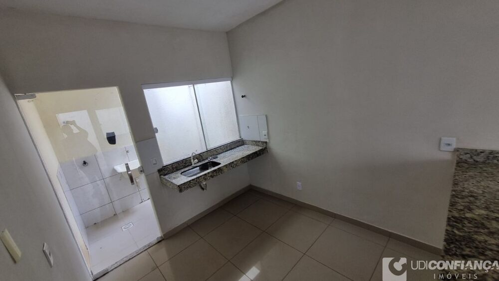 Casa à venda com 2 quartos, 45m² - Foto 3