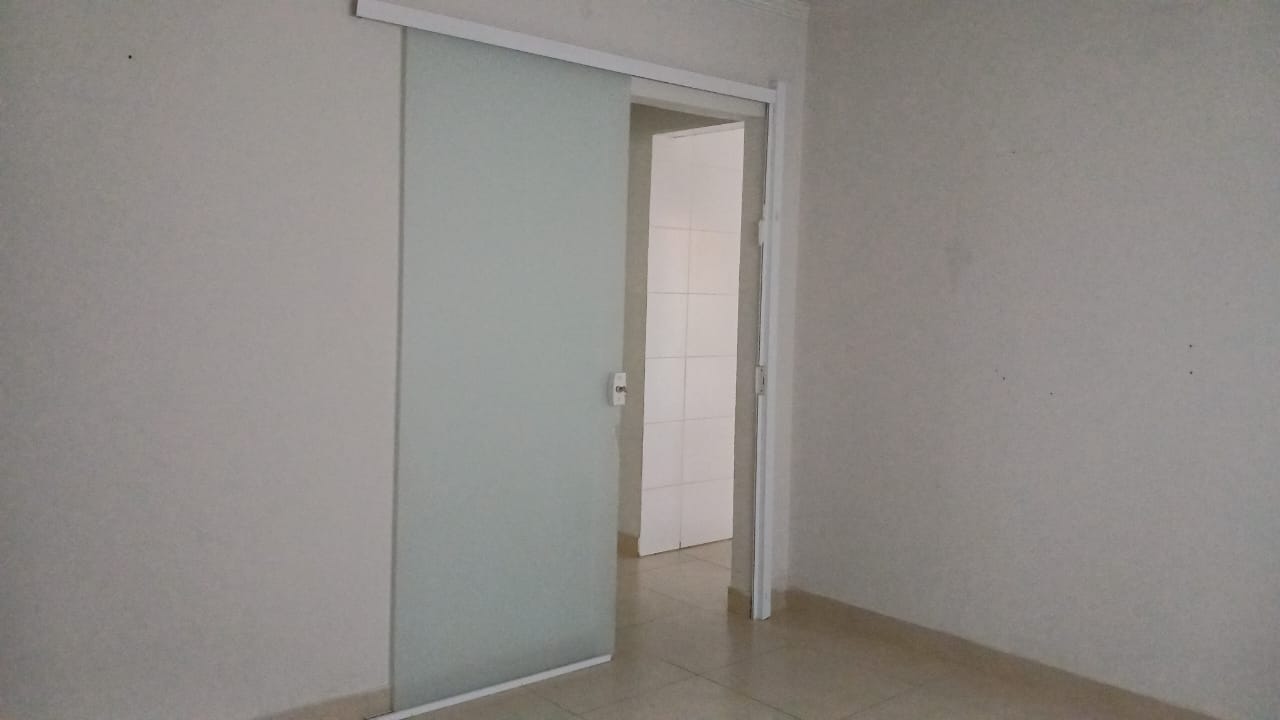 Casa para alugar com 2 quartos, 125m² - Foto 9