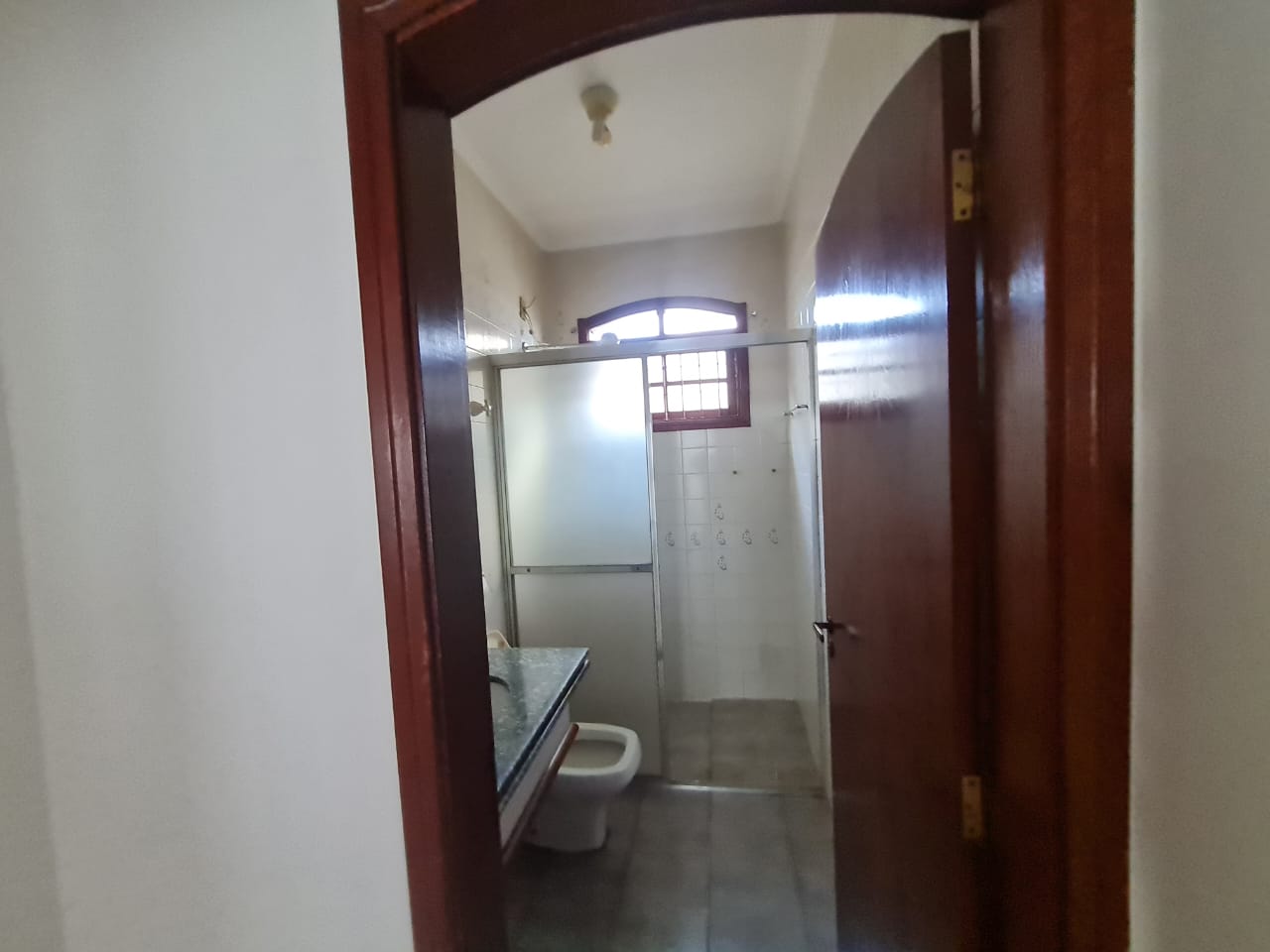 Casa de Condomínio para alugar com 3 quartos, 200m² - Foto 2