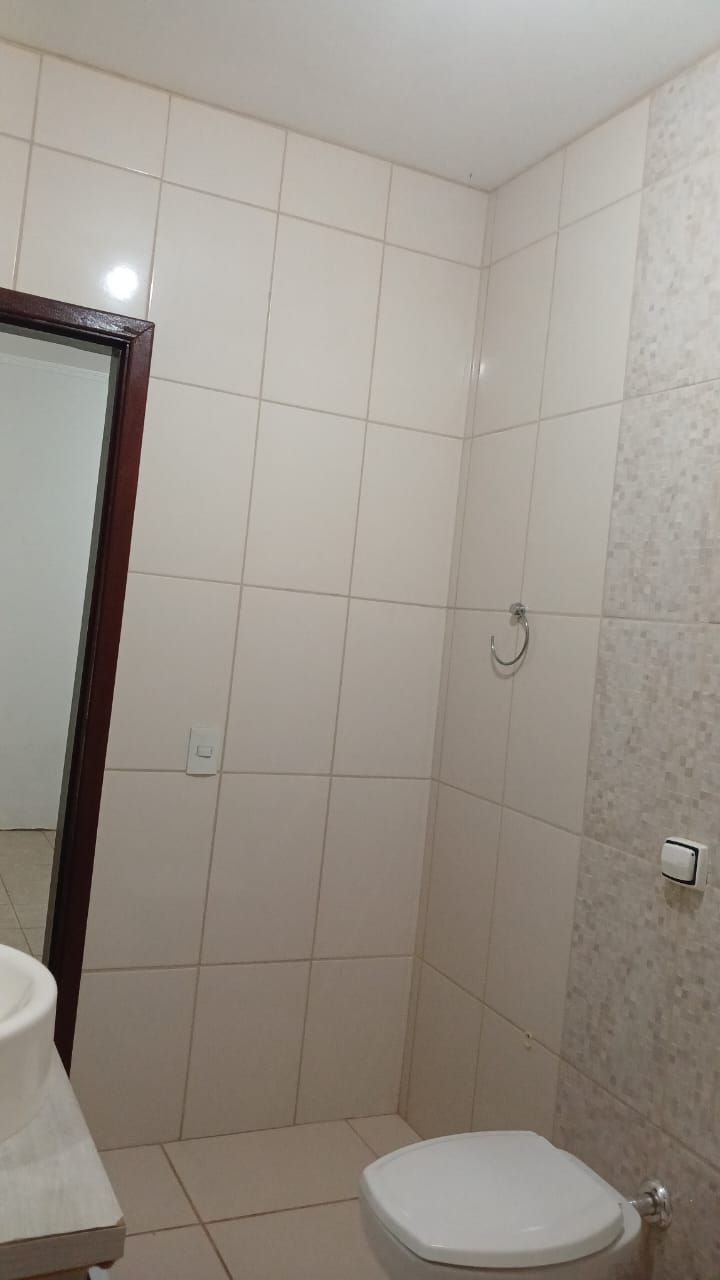 Casa Comercial para alugar com 4 quartos, 170m² - Foto 11