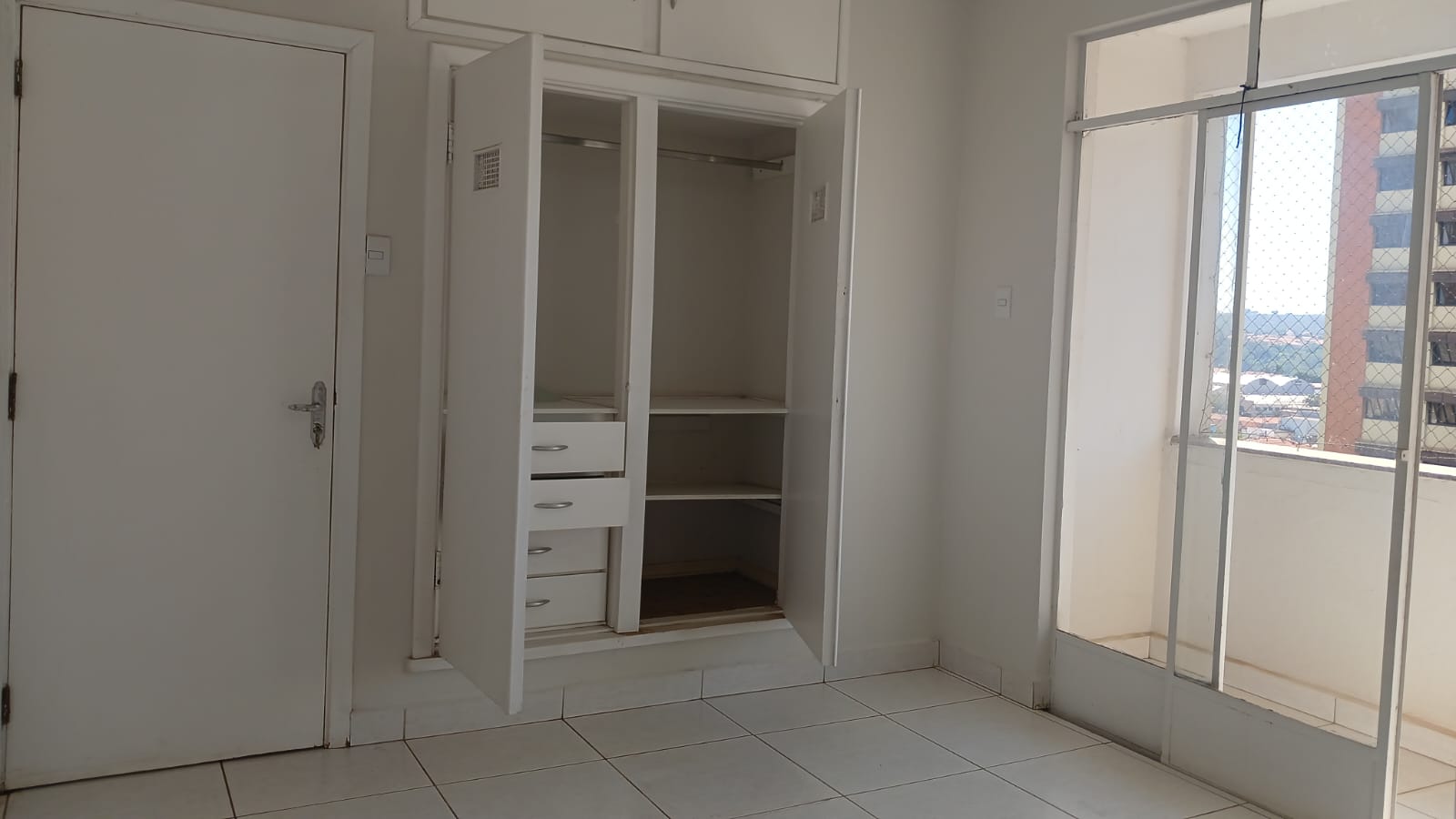 Apartamento para alugar com 2 quartos, 120m² - Foto 10