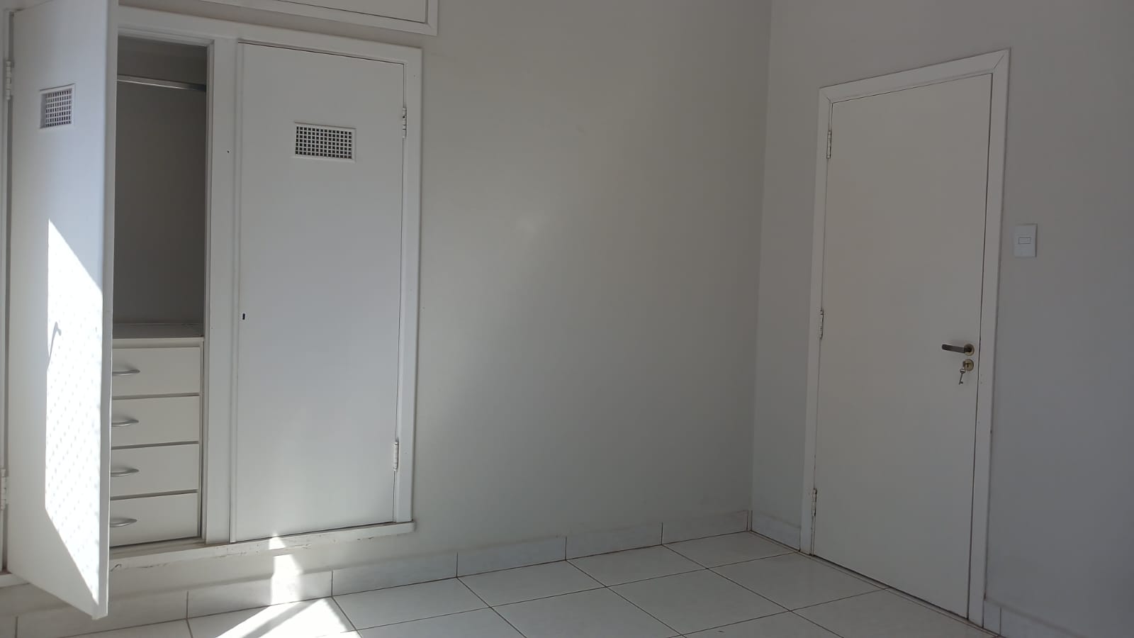 Apartamento para alugar com 2 quartos, 120m² - Foto 7