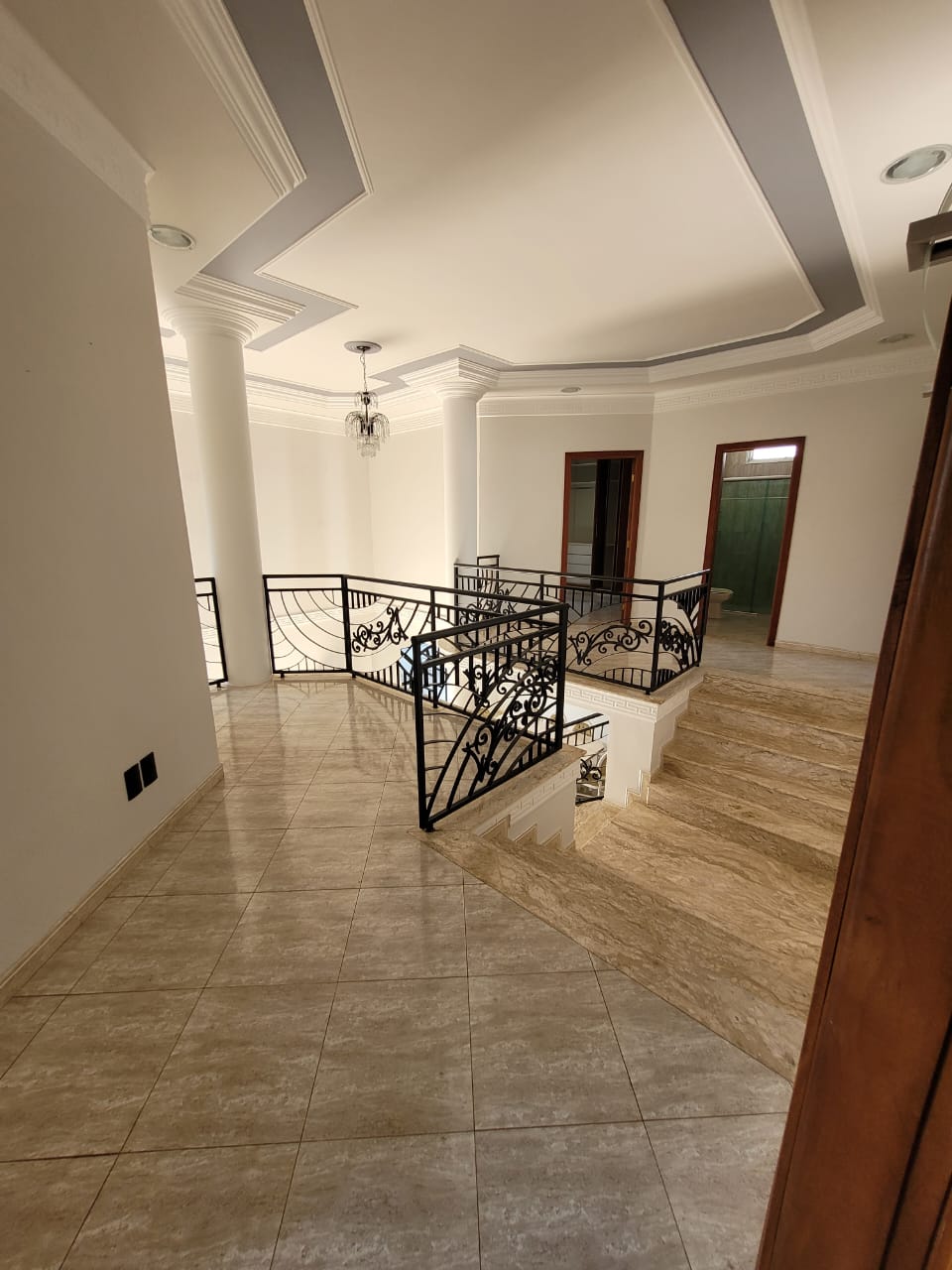 Casa à venda com 4 quartos, 300m² - Foto 5