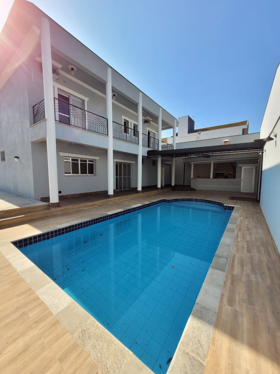 Casa à venda com 4 quartos, 300m² - Foto 3