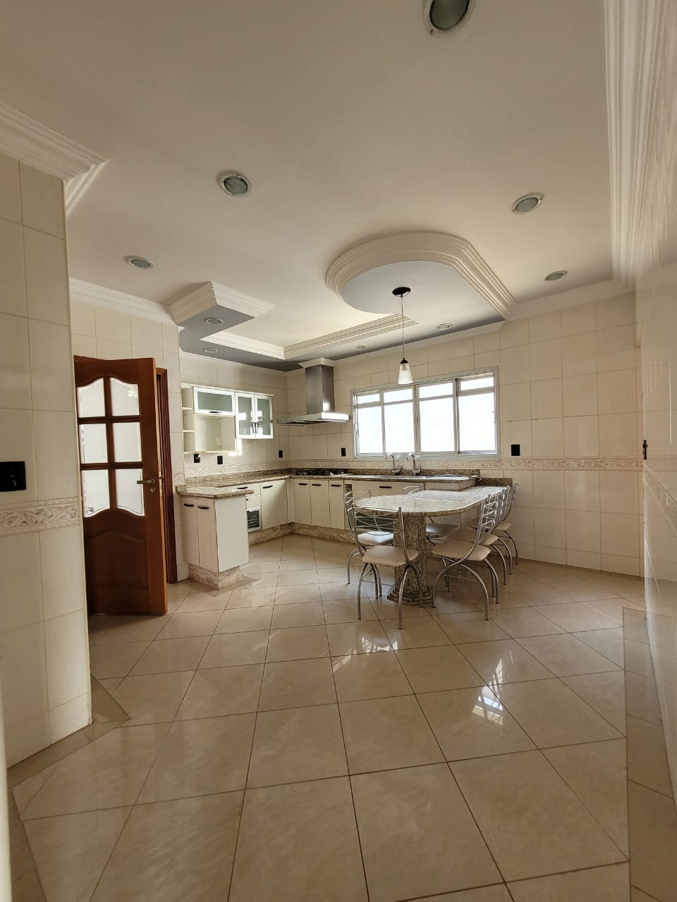 Casa à venda com 4 quartos, 300m² - Foto 16