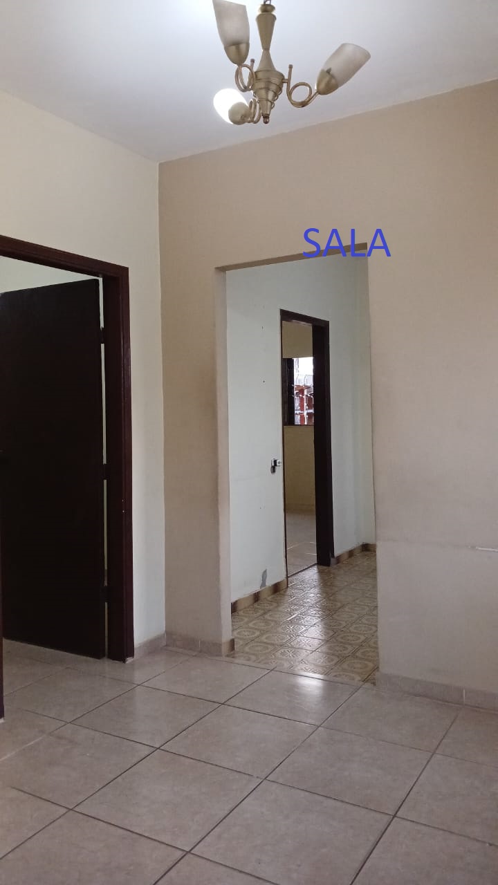 Casa para alugar com 2 quartos, 250m² - Foto 12