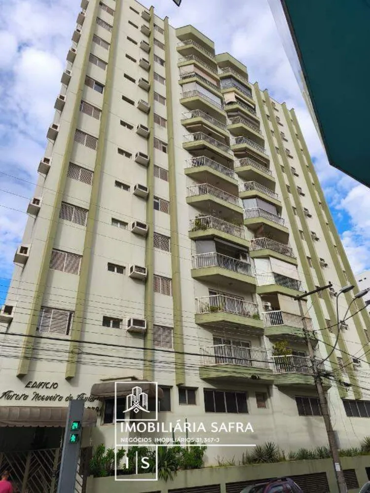Apartamento, 3 quartos, 135 m² - Foto 1