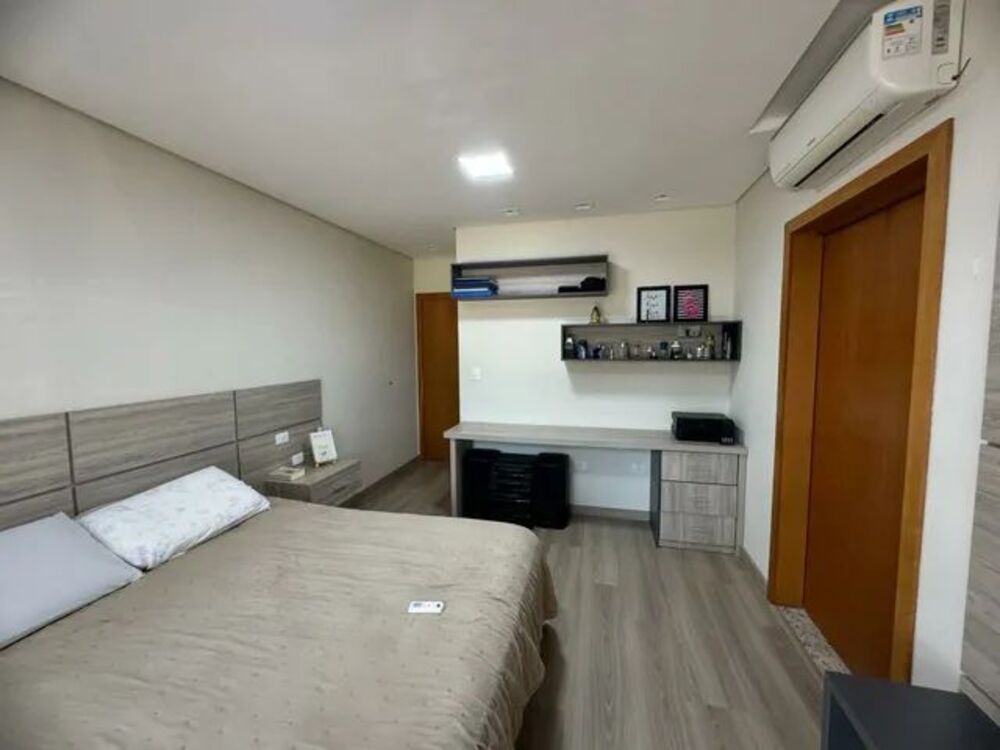 Casa à venda com 3 quartos, 195m² - Foto 2