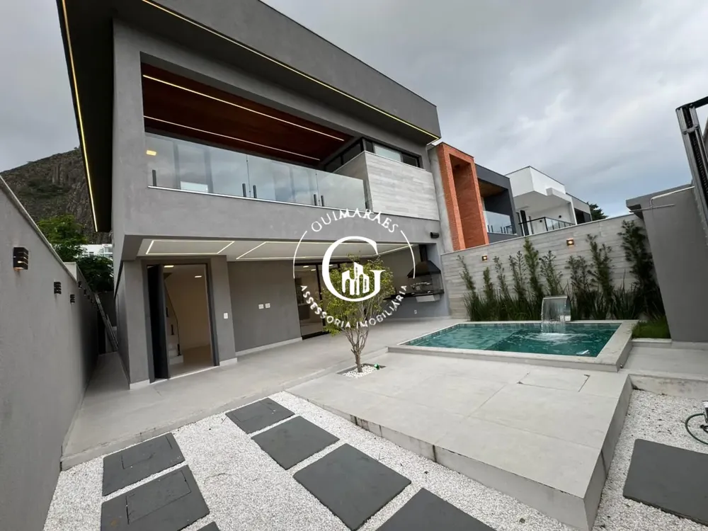 Casa, 4 quartos, 230 m² - Foto 1